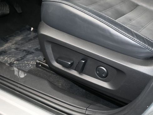 Used 2022 Mitsubishi Outlander SE image 12