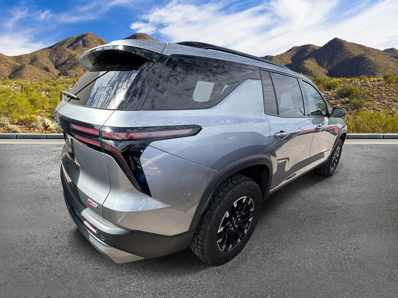 Used 2025 Chevrolet Traverse Z71 AWD/4WD image 4