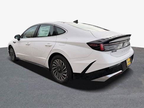 New 2026 Hyundai Sonata SEL FWD image 2