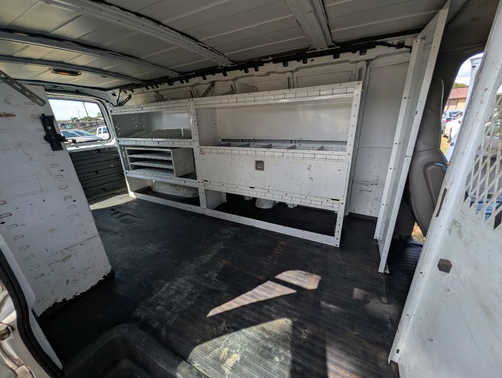 Used 2001 GMC Savana 2500 Extended RWD image 10