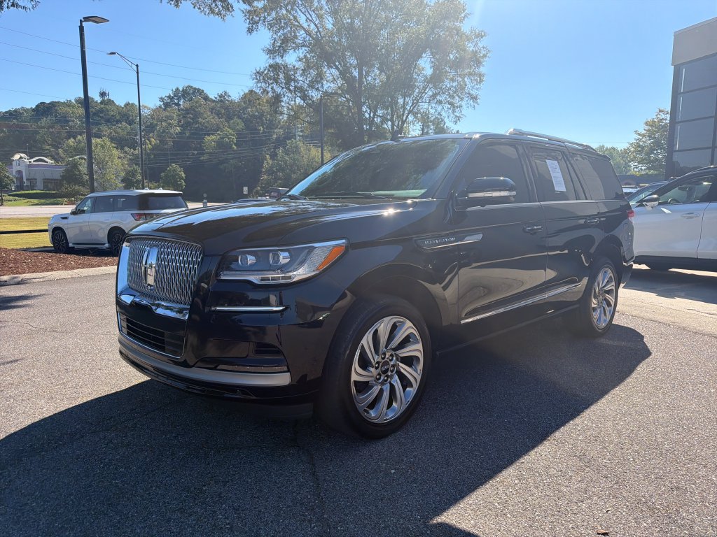Used 2024 Lincoln Navigator Premiere AWD/4WD image 5