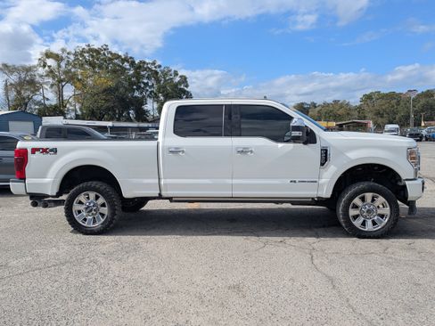 Used 2021 Ford F250 Platinum w/ FX4 Off-Road Package AWD/4WD image 3