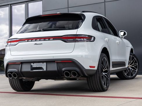 Certified 2026 Porsche Macan AWD/4WD image 11