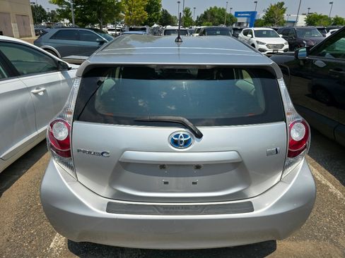 Used 2014 Toyota Prius C One FWD image 4