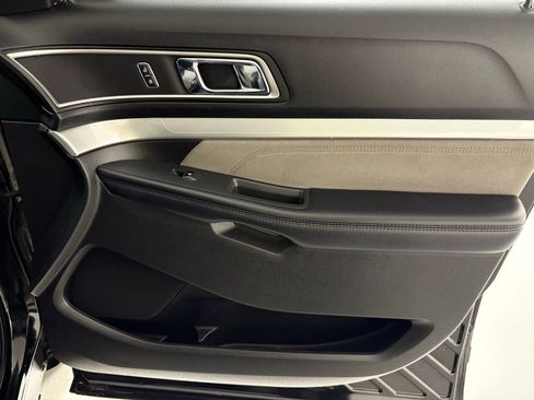 Used 2017 Ford Explorer XLT w/ Equipment Group 202A image 84