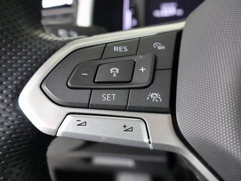 Used 2023 Volkswagen Atlas Cross Sport SEL R-Line image 30