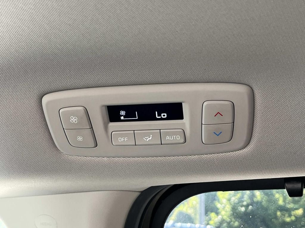 Used 2022 Kia Carnival SX Prestige FWD image 21