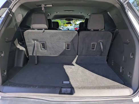 Used 2022 Chevrolet Traverse LT FWD image 13