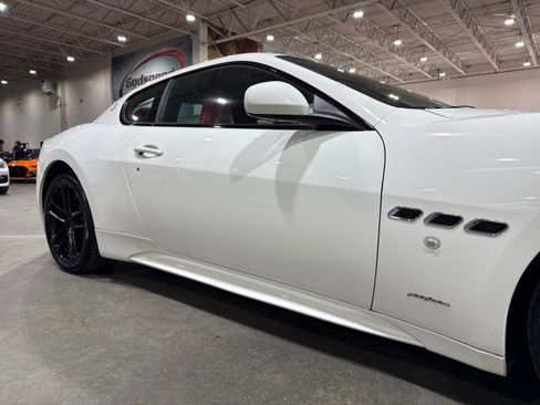 Used 2015 Maserati GranTurismo Sport image 24