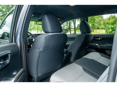 Used 2023 Toyota Tacoma TRD Off-Road w/ Technology Package AWD/4WD image 13