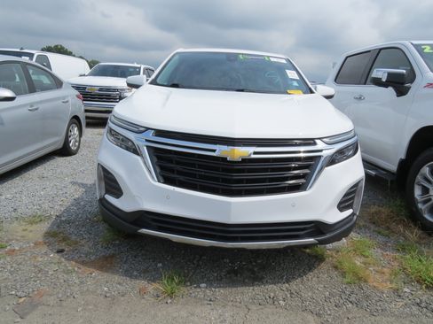 Used 2023 Chevrolet Equinox LT w/ Driver Convenience Package image 8