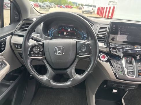 Used 2022 Honda Odyssey Elite image 25