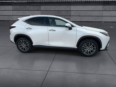 Certified 2025 Lexus NX 250 FWD w/ Accessory Package (Z2) image 9