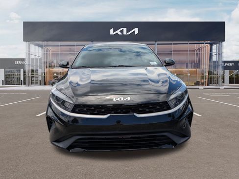 Certified 2023 Kia Forte LXS w/ LXS Technology Package FWD image 7
