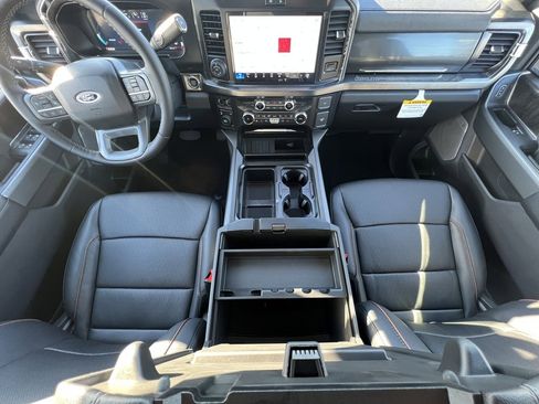 New 2026 Ford F450 Lariat w/ Lariat Premium Package image 29