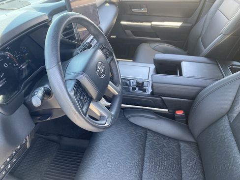 Used 2025 Toyota Sequoia SR5 w/ SR5 Premium Package AWD/4WD image 18