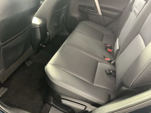 Used 2018 Toyota RAV4 Limited AWD/4WD image 10