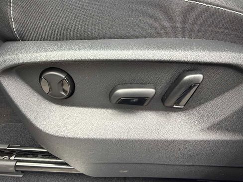 New 2026 Volkswagen Atlas SE image 9