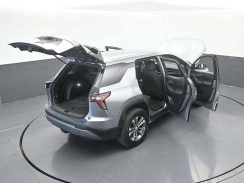 Used 2026 Chevrolet Equinox LT FWD image 64