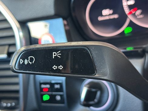Used 2019 Porsche Cayenne AWD/4WD image 32