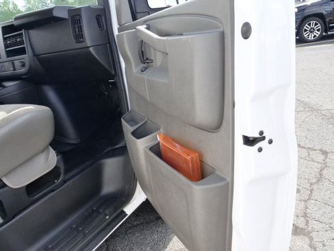 Used 2024 Chevrolet Express 3500 w/ Power Convenience Package RWD image 26