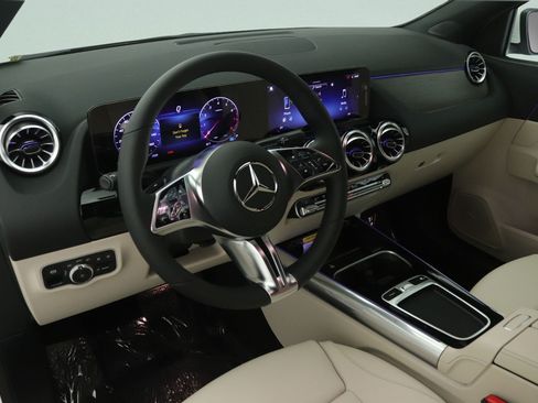 New 2026 Mercedes-Benz GLA 250 4MATIC image 4