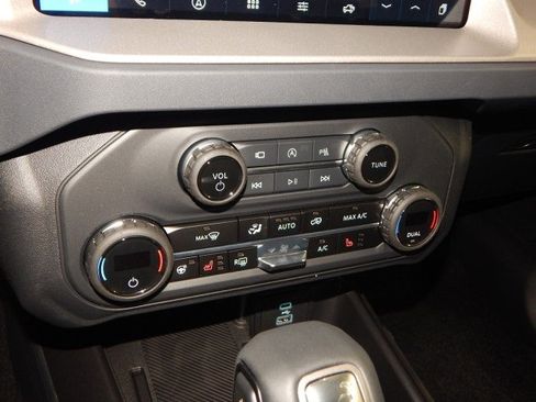 New 2025 Ford Bronco Outer Banks image 24