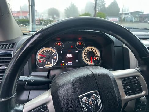 Used 2017 RAM 1500 Laramie w/ Convenience Group image 10