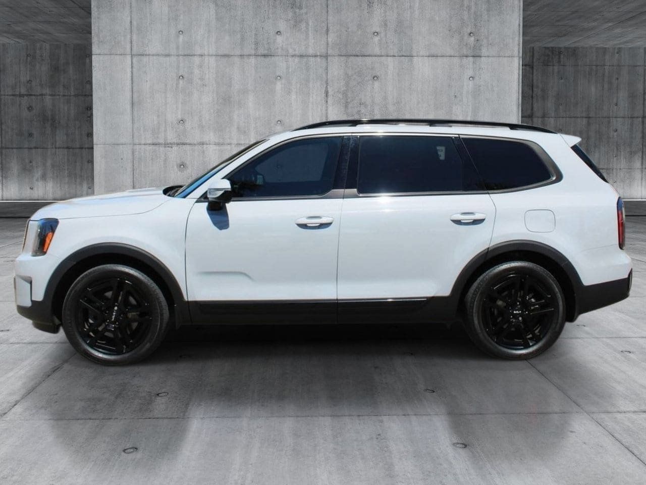 Used 2024 Kia Telluride SX Prestige X-Line AWD/4WD image 2