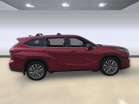 Used 2022 Toyota Highlander Platinum image 8