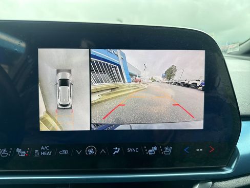 Used 2024 Chevrolet Equinox EV LT AWD/4WD image 20