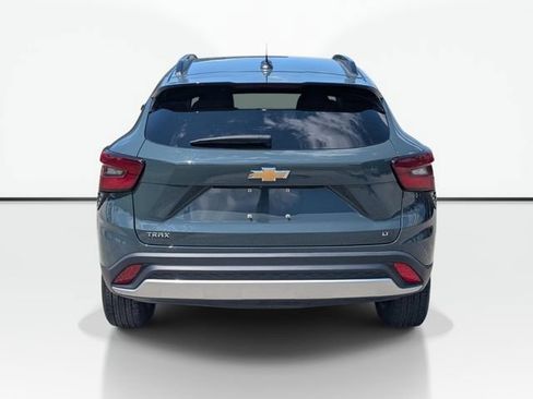 Used 2025 Chevrolet Trax LT FWD image 7