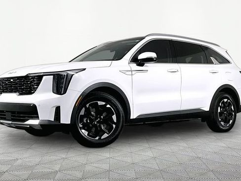 Certified 2026 Kia Sorento S w/ S Panoramic Sunroof Package FWD image 1