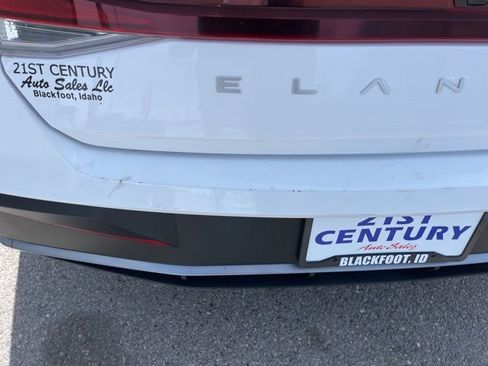 Used 2024 Hyundai Elantra SEL FWD image 13