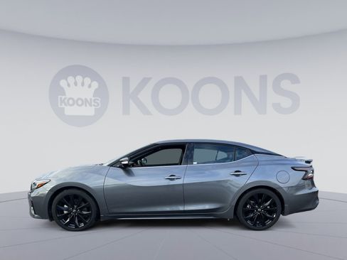Used 2023 Nissan Maxima SR w/ Sport Mat Group image 2