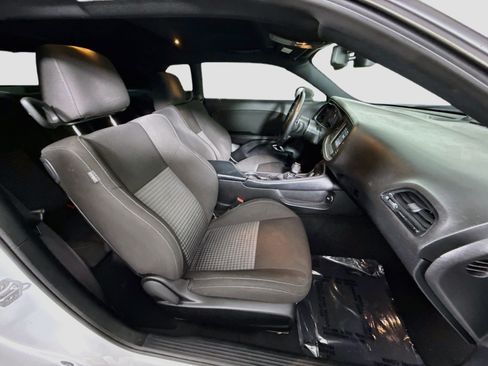 Used 2022 Dodge Challenger GT RWD image 27