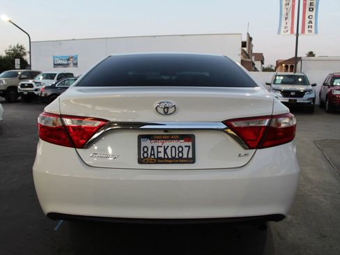 Used 2017 Toyota Camry LE FWD image 4