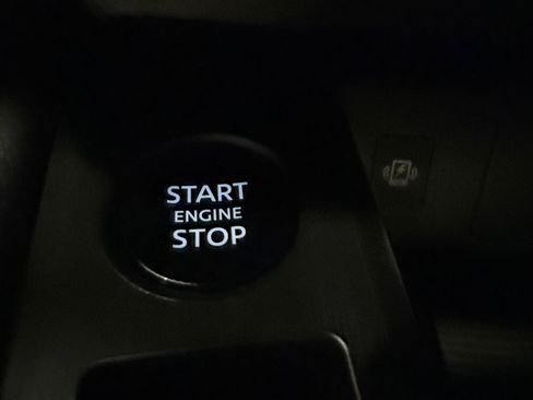 Used 2026 Nissan Kicks SR FWD image 30