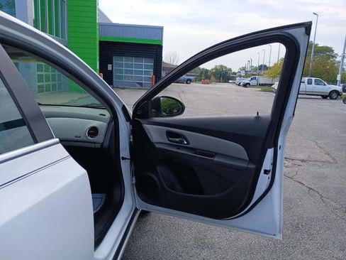 Used 2011 Chevrolet Cruze LS w/ Connectivity Package image 14