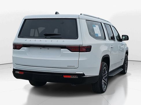 Used 2024 Jeep Wagoneer L Series II image 5