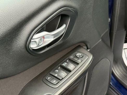 Used 2014 Jeep Cherokee Latitude image 17