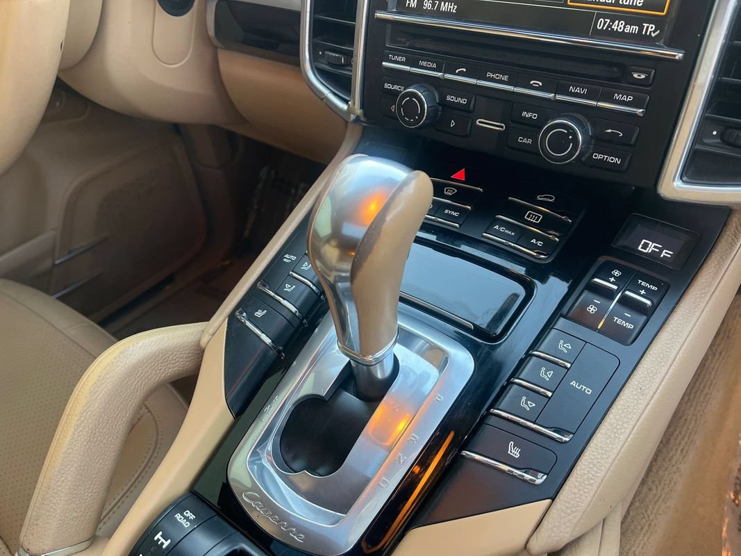 Used 2014 Porsche Cayenne S AWD/4WD image 23