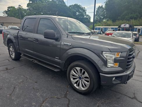 Used 2017 Ford F150 XL w/ Equipment Group 101A Mid AWD/4WD image 3