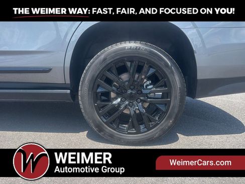 Used 2021 GMC Yukon Denali w/ Denali Premium Package AWD/4WD image 7