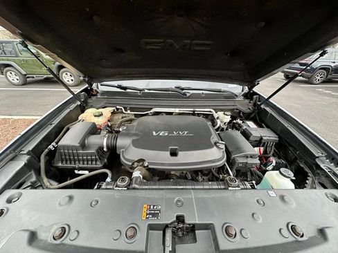 Used 2018 GMC Canyon SLT w/ Driver Alert Package image 16