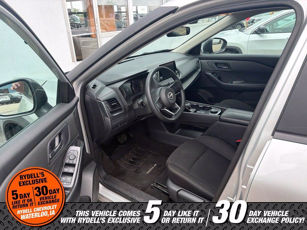 Used 2024 Nissan Rogue S AWD/4WD image 4