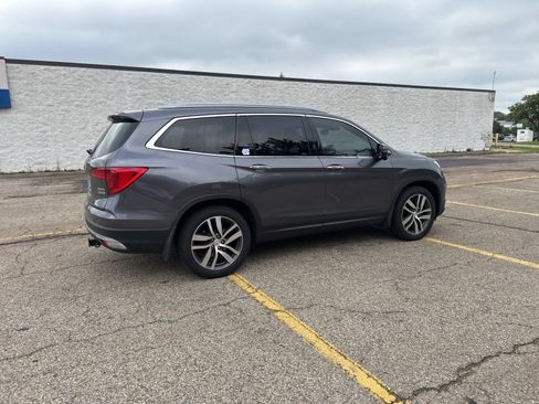 Used 2017 Honda Pilot Touring image 28