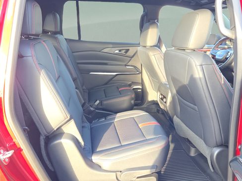 New 2026 Chevrolet Traverse RS w/ LPO, Floor Liner Package FWD image 26