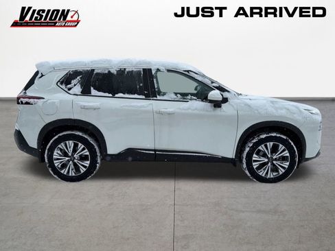 Used 2023 Nissan Rogue SV image 6