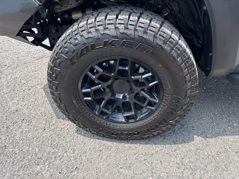 Used 2022 Toyota Tacoma TRD Off-Road AWD/4WD image 34